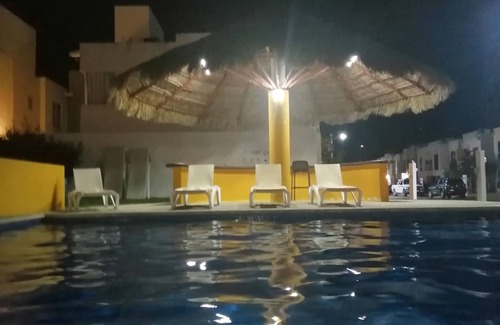 Cancun House | PRIVATE HOUSE WITH POOL, A/C ROOMS, GREAT LOCATION, FAMILIAR, PEACEFUL.