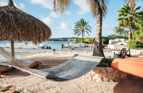 Willemstad Villa | Private Island Isla Kiniw by Bocobay