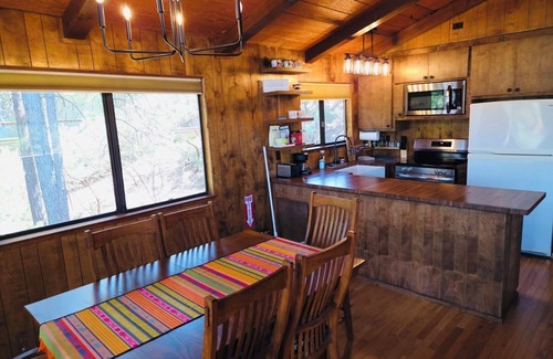 Groveland House | Private Lakeview Yosemite House El Capitan - Panoramic Sauna, HotTub, WiFi & AC