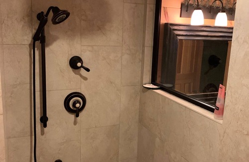 Beaver Cove Cabin | Private Log Home with Beautiful views of Moosehead Lake and Mountains