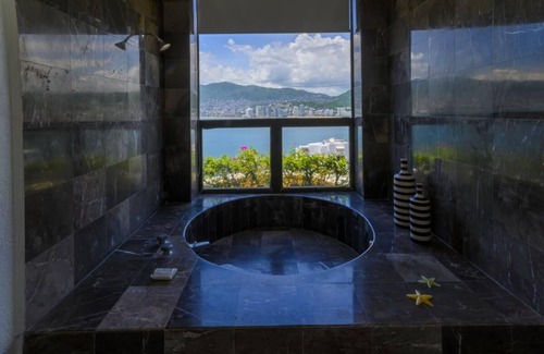 Unta Bruja Villa | Private Luxury Villa in Las Brisas Acapulco, Secure Area, Amazing Bay Views