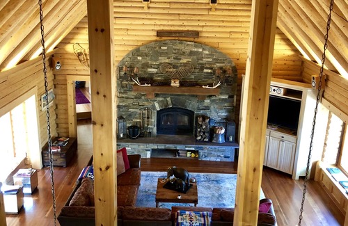 Truckee House | Private, Luxurious Tahoe Retreat - 7100 sq ft with mountain views on 81 acres