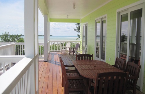 Cherokee House | PRIVATE LUXURY Beachfront Home, Beach Cabana, Kayaks, Paddle Board