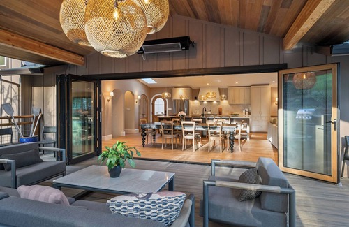 Healdsburg House | Private Luxury home in Healdsburg with Vineyard, Sauna, Hot tub, Tesla Charger
