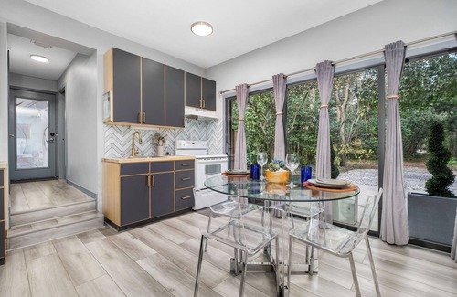 Gainesville House | Private Luxury King Guest House - 4 min from UF stadium