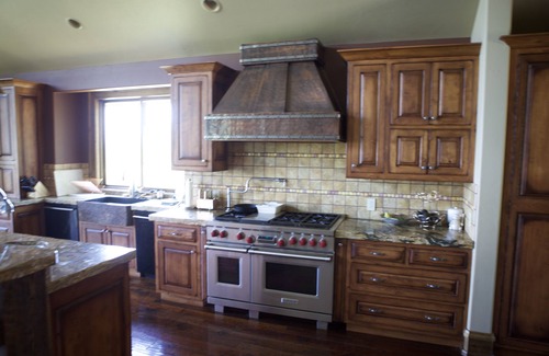 Lakeside House | Private Luxury on 8acers with Amazing views and Spacious Accommodations