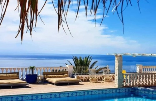 Adeje Villa | Private Luxury villa with Jacuzzi, Beach Bar, Pool