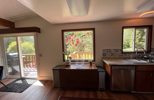 Bertsch-Oceanview House | Private mid-century modern hideaway in forest near the river and sea.