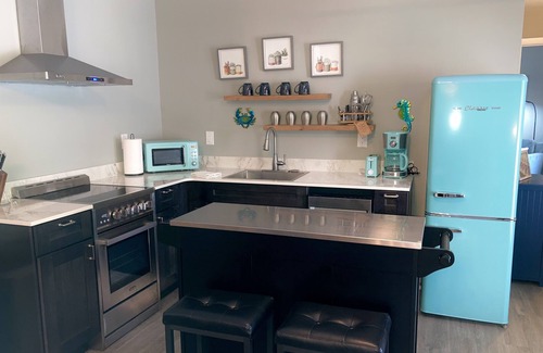 Pinellas Point Cottage | Private modern guest house with pool.