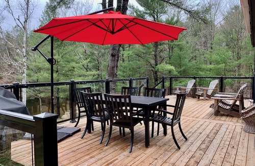 Gravenhurst Cottage | Private & Modern Muskoka Lakefront Cabin