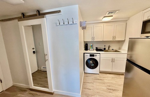 Aurora Apartment | Private Mother-in-Law Suite in Aurora Hills Near Denver, UCHealthAnschutz & DEN