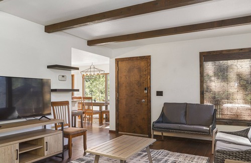 Murphy House | Private Mountain Home in the Heart of SO Wine Country