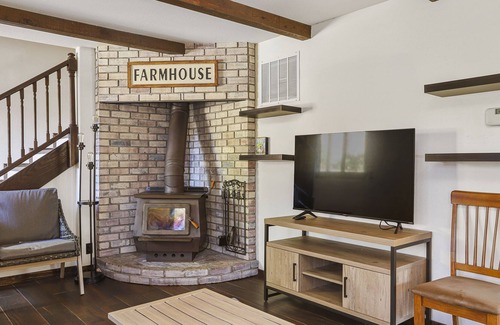 Murphy House | Private Mountain Home in the Heart of SO Wine Country