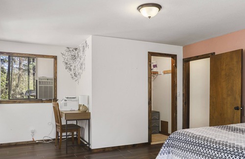 Murphy House | Private Mountain Home in the Heart of SO Wine Country