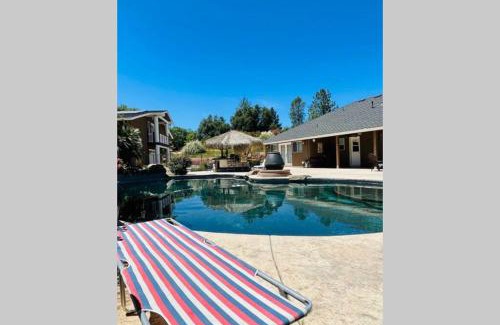 Oakhurst House | Private mountain retreat with pool and mini-golf
