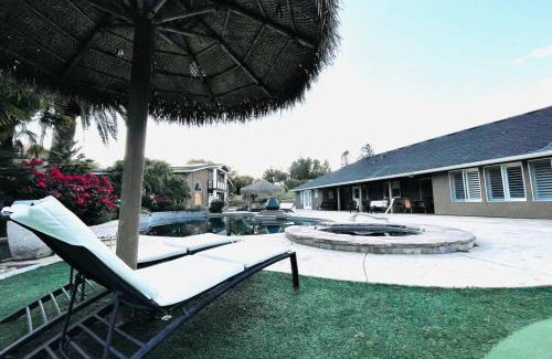 Oakhurst House | Private mountain retreat with pool and mini-golf