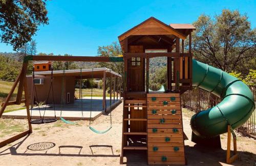 Oakhurst House | Private mountain retreat with pool and mini-golf