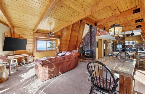 Steam Engine Meadows Cabin | Private Mountain View Cabin, Hot Tub, 2BR + Loft, Minutes to Slopes