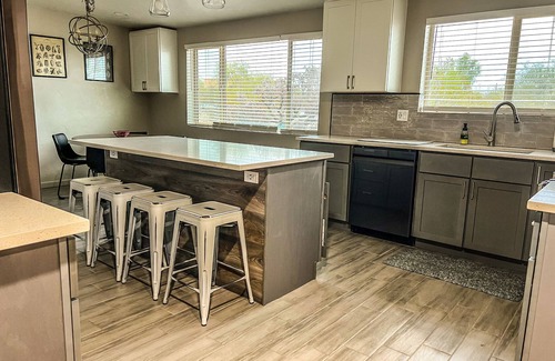 Tres Lomas North House | Private Mountain Views 3bed-2bath 5 min from City.Desert Oasis.