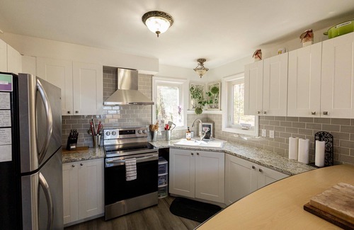 Ryerson Cottage | Private Muskoka Cottage on a 4 Lake Chain - Entire Cottage, Newly Renovated