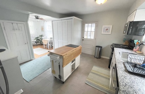 Northeast Virginia Beach House | Private North End Beach House-1 Block From Ocean!