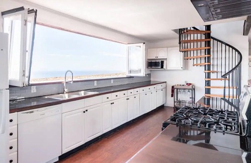 Ocean View House | Private Ocean Views Borders National Park Hike Kings-Trail to Beach