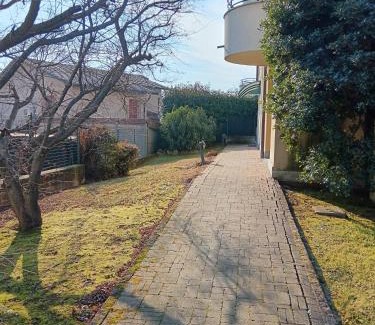 Gallarate Apartment | Private Parking & Malpensa 15min - Salici House