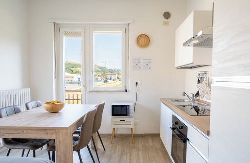 Alba Apartment | [Private Parking] with Hill View