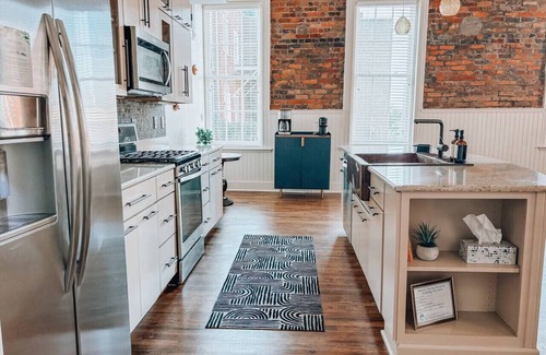 Downtown Greensboro Apartment | Private Patio-Downtown-Xbox S