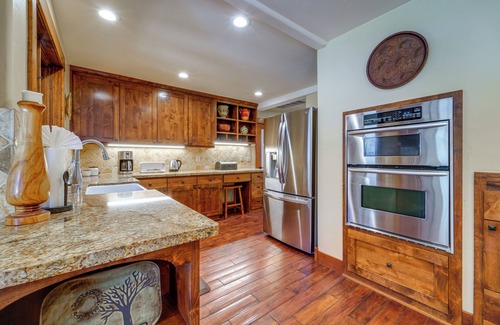 Truckee House | Private Patio & Gas Grill: Stunning Truckee Home