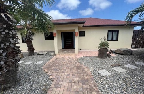 Oranjestad House | Private Peaceful Paradise on One Happy Island
