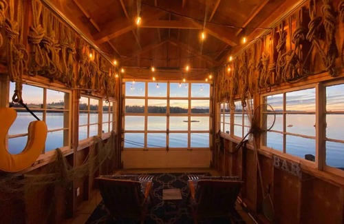 East Olympia House | Private Peninsula Waterfront Home by Nature Preserve