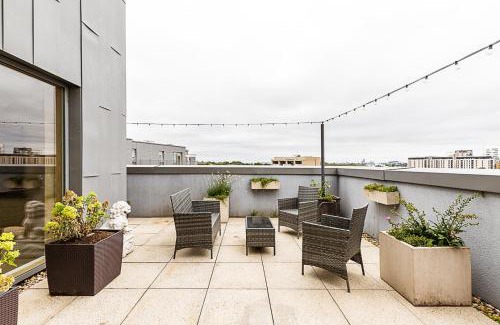 Wandsworth Apartment | Private Penthouse Above the Crowds
