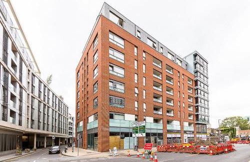 Wandsworth Apartment | Private Penthouse Above the Crowds