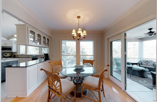 East Beach House | Private Pool Short Walk To One Of The Best Beaches On Saint Simons Island.