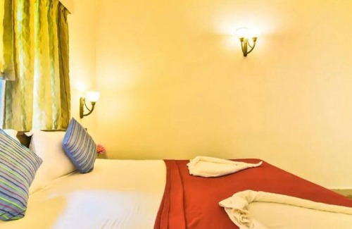 Saunta Vaddo Villa | Private pool 5BHK Portuguse Villa 500m Candolim be