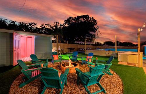 Clearwater Villa | Private Pool 6 MI to Clearwater Beach Fire Pit Game Room