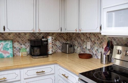 Regency Park House | Private Pool Home Dog Friendly Near Beaches Sleeps 6 Fenced Yard