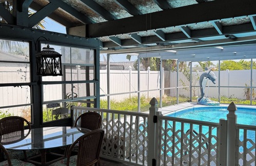 Regency Park House | Private Pool Home Dog Friendly Near Beaches Sleeps 6 Fenced Yard