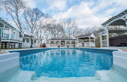 Nashville House | Private Pool! Hot Tub! Fire Pit! 10 Beds