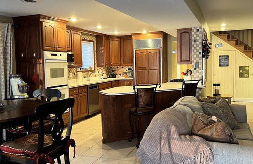 Osage Beach House | PRIVATE POOL *MAY 1 - OCT 1*, PRIVATE Dock, Osage Beach, Near Margaritaville