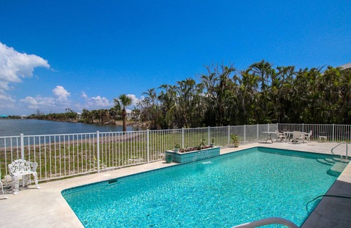 Murex Lakes House | Private Pool, Near Beach, Sanibel Island, Lily Pad