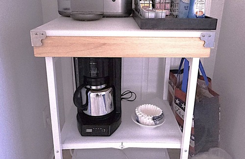 Santiago House | Private Pool! New King beds, Fast 5G Wifi, 75in TVs. Amazing Stayz!