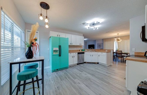 Thousand Oaks Apartment | Private Pool Newly Modernized and Accessible
