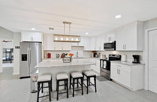 Fort Myers House | Private Pool! Sleeps 14!