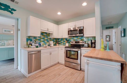 Anna Maria Cottage | Private Pool - Seaglass Cottage by SeaBreeze Vacation