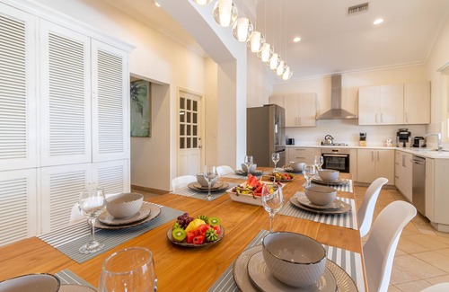 Noord House | Private Pool Villa with Cabana * 3min to Beaches!