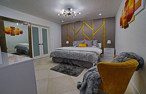 Sunrise Villa | Private pool villa for 10 guests - 15 mins to beach