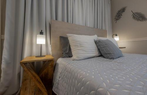 Virginia Park House | Private Pool with Main and Guest House and Sauna