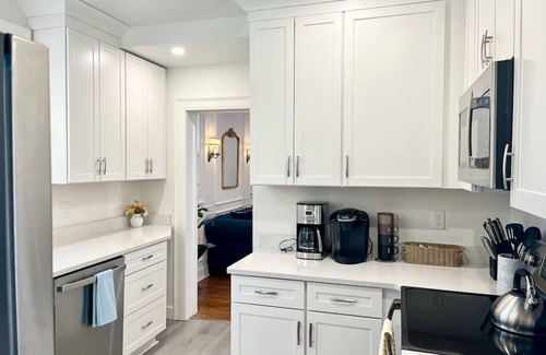 Forest Grove House | Private, Quiet 3 Bedroom House with Central AC